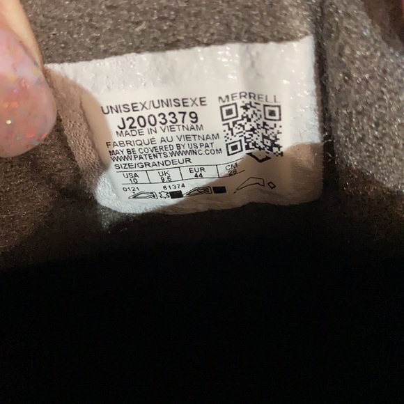 Merrell snow/ hiking boots barely worn - Picture 3 of 3